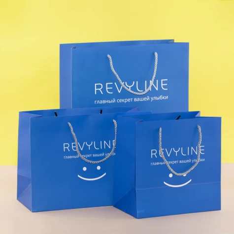 Пакет подарочный Revyline, размер М